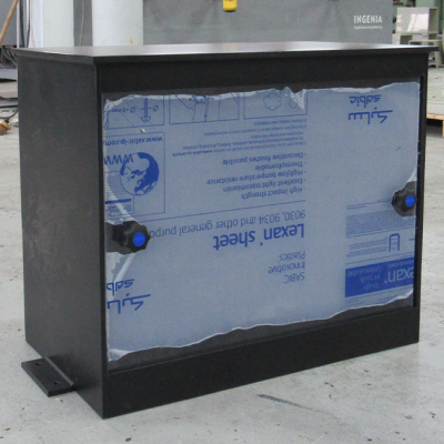 HDPE Doseerkast met transparant raam (in beschermfolie)
