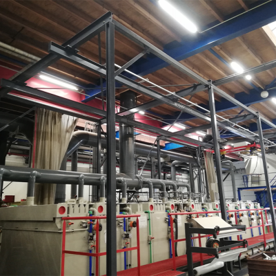 Productielijn Met Kraanbaan Afzuiging Bordes Ed. Ckb Kunststof Installatiebouw